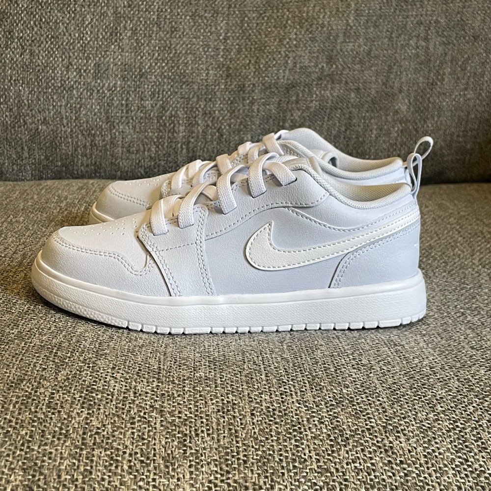Kids Nike Jordan 1 Low, Cobalt Bliss/White, Size 1.5Y
